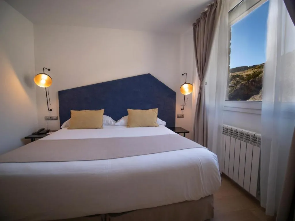 Superior Double or Twin Room with Mountain View